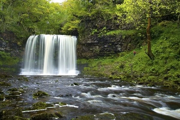 Sgwd Ddwli Uchaf waterfall, Ystradfellte, Brecon Beacons National Park, Powys, Wales