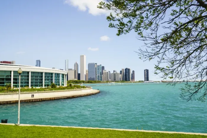 Framed Print : Shedd Aquarium, Lake Michigan and city skyline beyond, Chicago, Illinois, United States of America Framed Print : Shedd Aquarium, Lake Michigan and city skyline beyond, Chicago, Illinois, United States of America