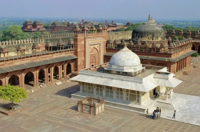 Framed Print : Sheikh Salim Chistis Tomb in the Dargah Mosque Framed Print : Sheikh Salim Chistis Tomb in the Dargah Mosque