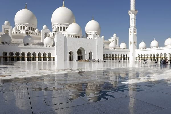 The Sheikh Zayed Grand Mosque, Abu Dhabi, United Arab Emirates, Middle East