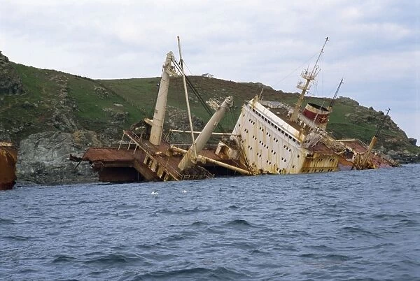 Ship wrecked in 1992, near Salcombe, Devon, England, United Kingdom, Europe