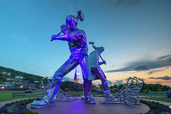 The Shipbuilders of Port Glasgow Statues, Coronation Park, Port Glasgow, Inverclyde, Scotland, United Kingdom, Europe