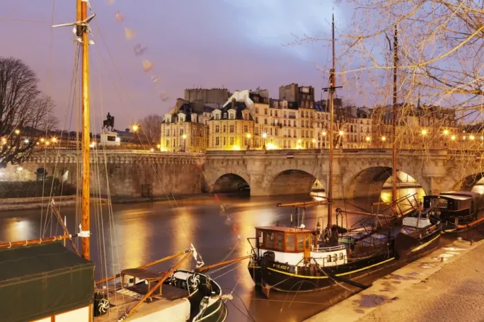Framed Print : Ships on the River Seine and Pont Neuf, Paris, Ile de France, France, Europe Framed Print : Ships on the River Seine and Pont Neuf, Paris, Ile de France, France, Europe