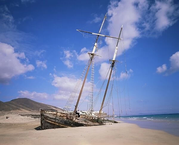 Shipwreck on the beach, Fuerteventura, Canary Islands, Spain, Atlantic, Europe