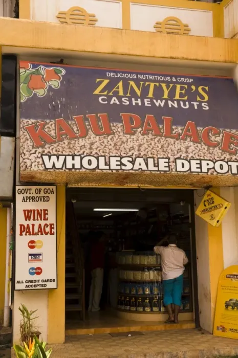 Framed Print : Shop selling wine and liquor in Panaji Framed Print : Shop selling wine and liquor in Panaji