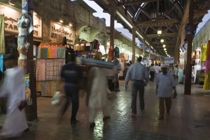 Framed Print : Shoppers in Bur Dubai souk, Dubai, United Arab Emirates, Middle East Framed Print : Shoppers in Bur Dubai souk, Dubai, United Arab Emirates, Middle East