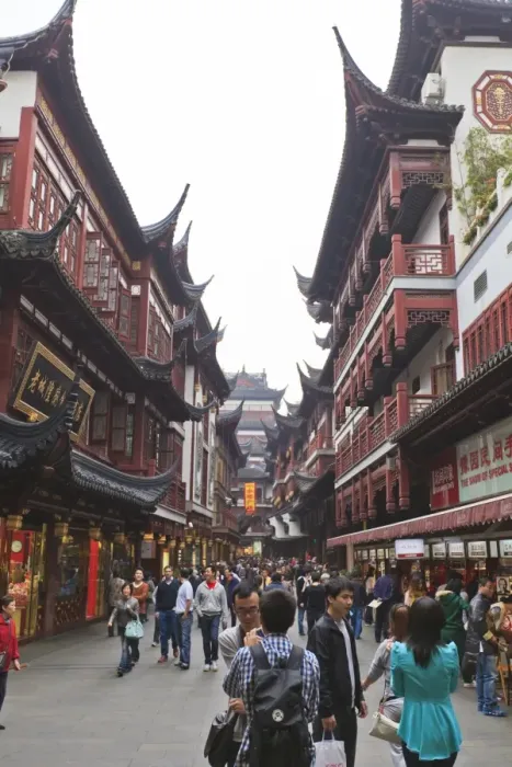Framed Print : Shopping in the Yu Yuan (Yuyuan) Bazaar, Shanghai, China, Asia Framed Print : Shopping in the Yu Yuan (Yuyuan) Bazaar, Shanghai, China, Asia