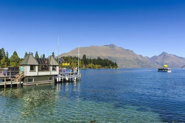 The shores of Lake Wakatipu, Queenstown, Otago, South Island, New Zealand, Pacific