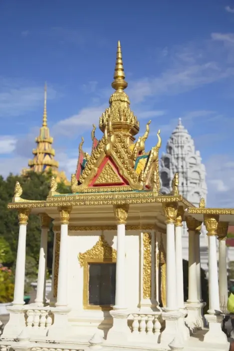 Framed Print : Shrine at Silver Pagoda in Royal Palace, Phnom Penh, Cambodia, Indochina, Southeast Asia, Asia Framed Print : Shrine at Silver Pagoda in Royal Palace, Phnom Penh, Cambodia, Indochina, Southeast Asia, Asia