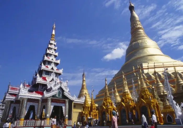 Framed Print : Shwedagon Pagoda, Rangoon, Myanmar Framed Print : Shwedagon Pagoda, Rangoon, Myanmar
