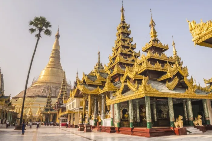 Framed Print : Shwedagon Pagoda (Shwedagon Zedi Daw) (Golden Pagoda), Yangon (Rangoon), Myanmar (Burma) Framed Print : Shwedagon Pagoda (Shwedagon Zedi Daw) (Golden Pagoda), Yangon (Rangoon), Myanmar (Burma)