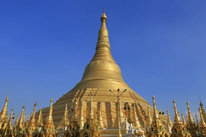 Framed Print : Shwedagon Pagoda, Yangon (Rangoon), Myanmar (Burma), Asia Framed Print : Shwedagon Pagoda, Yangon (Rangoon), Myanmar (Burma), Asia