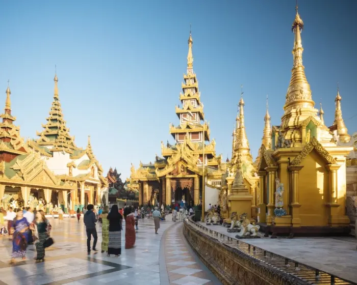 Framed Print : Shwedagon Pagoda, Yangon (Rangoon), Myanmar (Burma), Asia Framed Print : Shwedagon Pagoda, Yangon (Rangoon), Myanmar (Burma), Asia