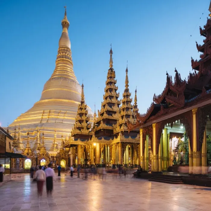 Framed Print : Shwedagon Pagoda, Yangon (Rangoon), Myanmar (Burma), Asia Framed Print : Shwedagon Pagoda, Yangon (Rangoon), Myanmar (Burma), Asia