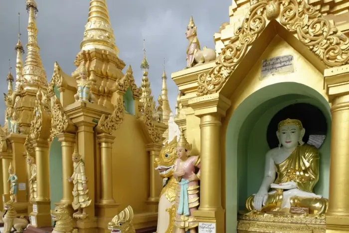 Framed Print : The Shwedagon Pagoda, Yangon (Rangoon), Yangon region, Republic of the Union of Myanmar (Burma), Asia Framed Print : The Shwedagon Pagoda, Yangon (Rangoon), Yangon region, Republic of the Union of Myanmar (Burma), Asia