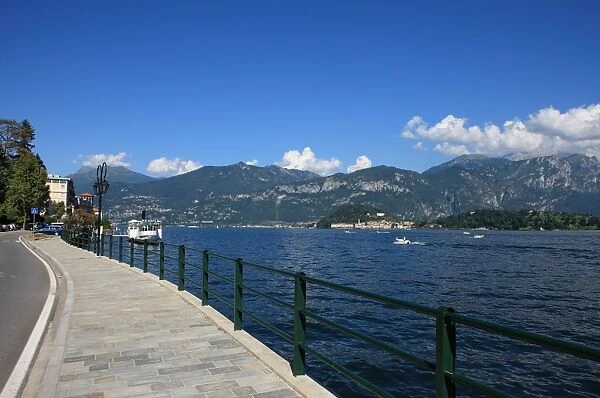 Sidewalk along Como Lake, Lombardy, Italian Lakes, Italy, Europe