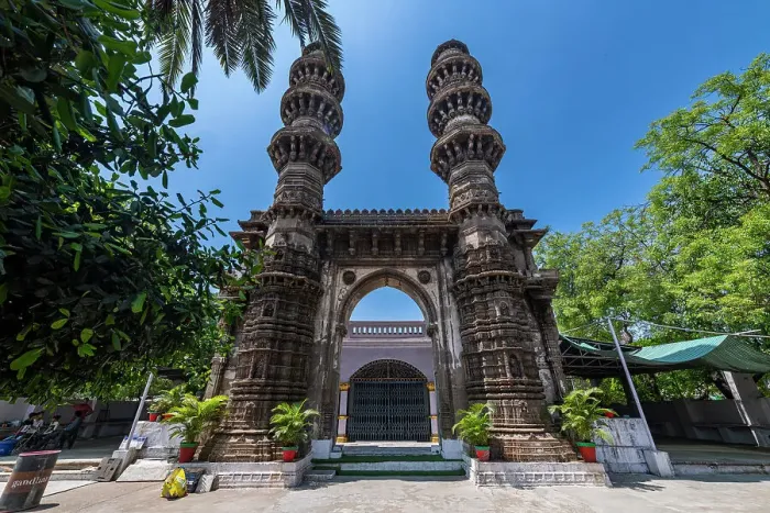 Framed Print : Sidi Bashir Masjid, The Shaking Minarets, UNESCO World Heritage Site, Ahmedabad, Gujarat, India, Asia Framed Print : Sidi Bashir Masjid, The Shaking Minarets, UNESCO World Heritage Site, Ahmedabad, Gujarat, India, Asia