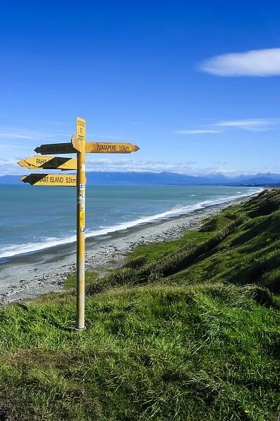 Signpost on Te Waewae Bay, along the road from Invercargill to Te Anau, South Island, New Zealand, Pacific