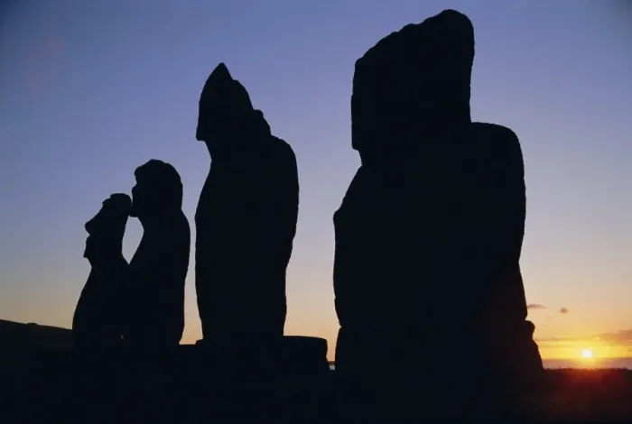 Framed Print : Silhouettes, Ahu Vai Uri, Easter Island, Chile, Pacific