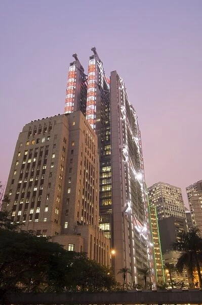 Sin Hua Bank and HSBC Building behind, Central district, Hong Kong, China, Asia