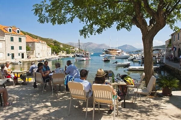 Sipan Island tourists, Elaphiti Islands (Elaphites), Dalmatian Coast, Adriatic, Croatia, Europe