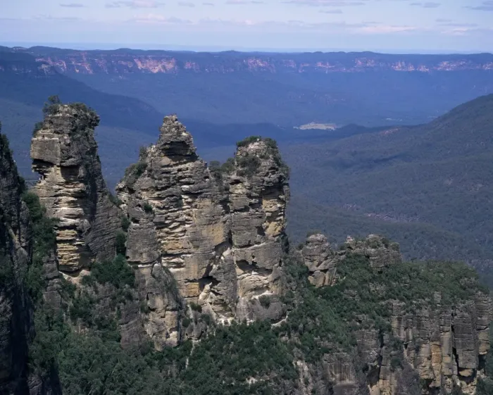 Framed Print : Three Sisters, Blue Mountains, UNESCO World Heritage Site, New South Wales Framed Print : Three Sisters, Blue Mountains, UNESCO World Heritage Site, New South Wales