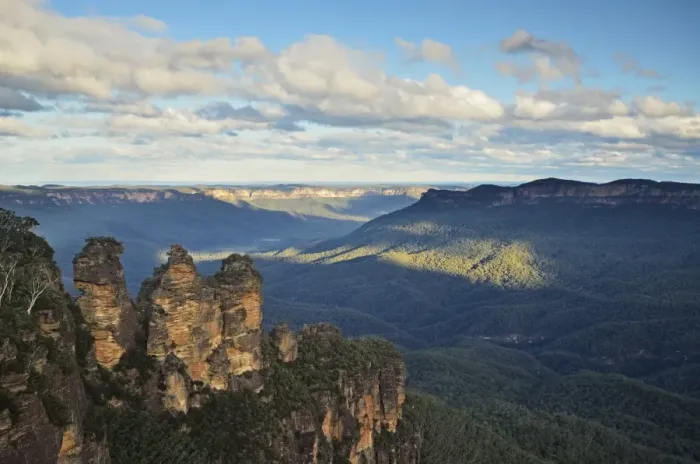Framed Print : The Three Sisters and Jamison Valley, Blue Mountains, Blue Mountains National Park Framed Print : The Three Sisters and Jamison Valley, Blue Mountains, Blue Mountains National Park