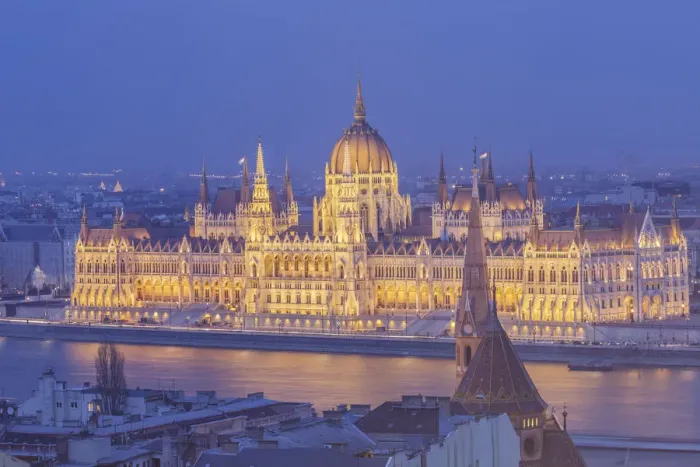 Framed Print : Sitting on the banks of the River Danube, the Hungarian Parliament Building dating Framed Print : Sitting on the banks of the River Danube, the Hungarian Parliament Building dating