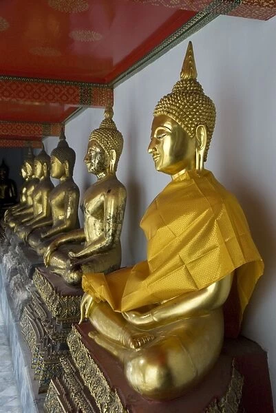 Sitting Buddhas, Wat Pho (Reclining Buddha Temple), (Wat Phra Chetuphon), Bangkok, Thailand, Southeast Asia, Asia