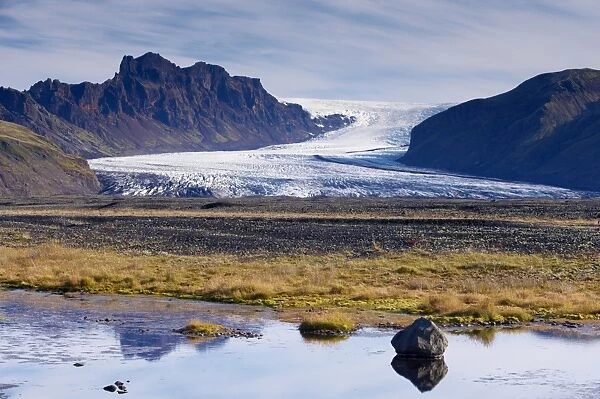Skaftafellsjokull, impressive glacial tongue of the Vatnajokull ice cap in Skaftafell National Park