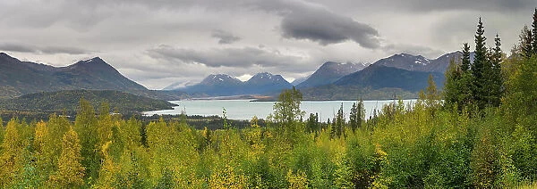 Skilak Lake with fall foliage, near Cooper Landing, Kenai Peninsula, Alaska, United States of America, North America