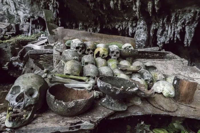 Framed Print : Skulls in 700 year old burial cave at Lombok Parinding, north of Rantepao, Lombok Parinding, Toraja, South Sulawesi, Indonesia, Southeast Asia, Asia Framed Print : Skulls in 700 year old burial cave at Lombok Parinding, north of Rantepao, Lombok Parinding, Toraja, South Sulawesi, Indonesia, Southeast Asia, Asia