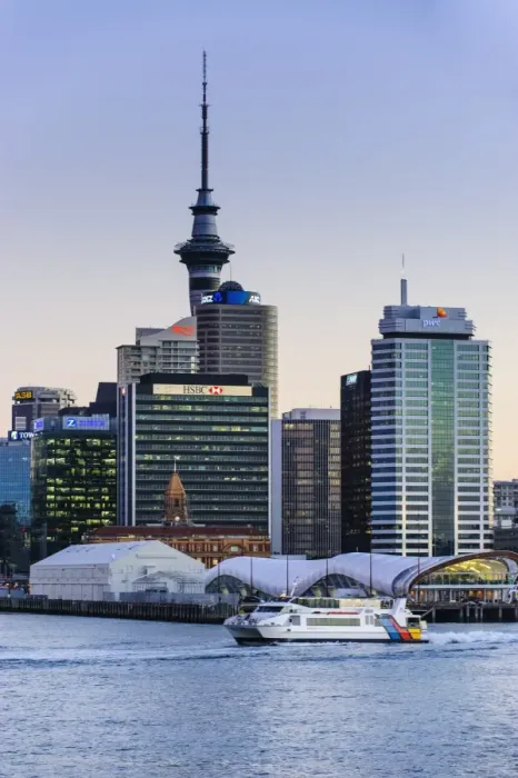 Framed Print : Skyline of Auckland, North Island, New Zealand, Pacific Framed Print : Skyline of Auckland, North Island, New Zealand, Pacific