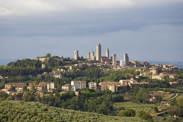 Skyline of medieval towers, San Gimignano, UNESCO World Heritage Site, Siena, Tuscany, Italy, Europe