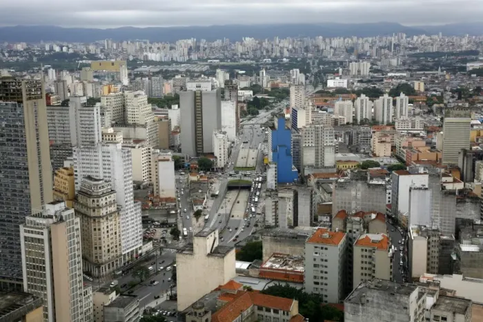 Framed Print : Skyline of Sao Paulo, Brazil, South America Framed Print : Skyline of Sao Paulo, Brazil, South America
