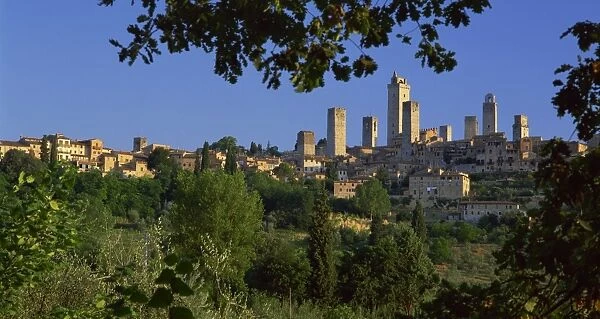 Skyline viewed from the southeast, San Gimignano, Tuscany, Italy, Europe