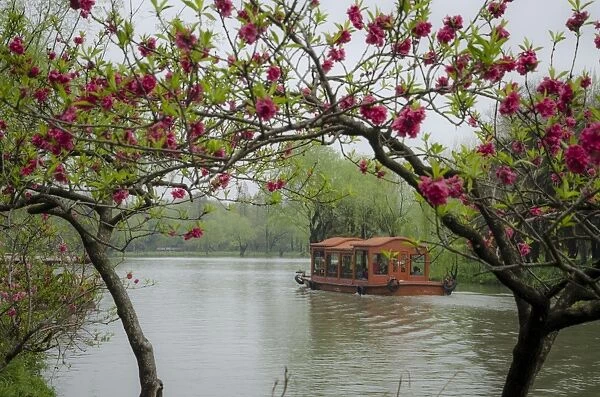Slender West Lake, Yangzhou, Jiangsu province, China, Asia