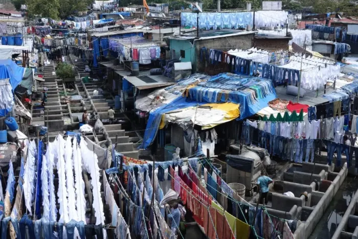 Framed Print : Slum washing ghats, Mumbai (Bombay), Maharashtra, India, Asia Framed Print : Slum washing ghats, Mumbai (Bombay), Maharashtra, India, Asia