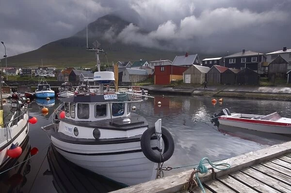Small fishing harbour at Leirvik, Eysturoy, Faroe Islands (Faroes), Denmark, Europe
