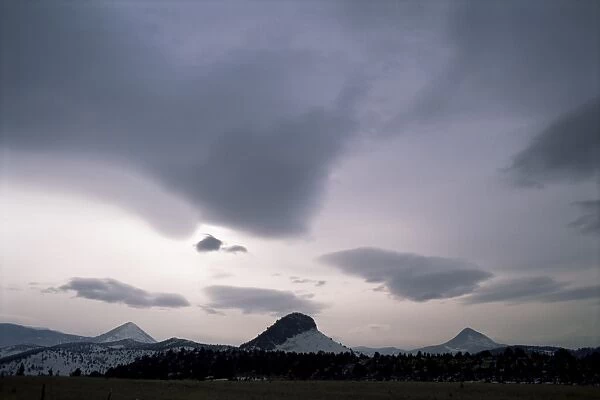 Three small peaks near painted hills
