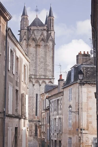 The small streets of Poitiers with the cathedral in the background, Poitiers, Vienne, Poitou-Charentes, France, Europe