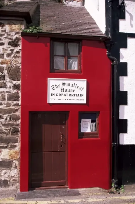 Framed Print : The smallest house in Britain Framed Print : The smallest house in Britain