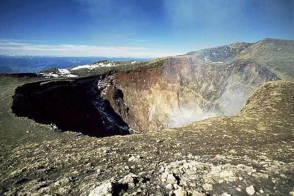 The smoking crater of Volcan Villarrica, 2847m, Lake District, Chile, South America