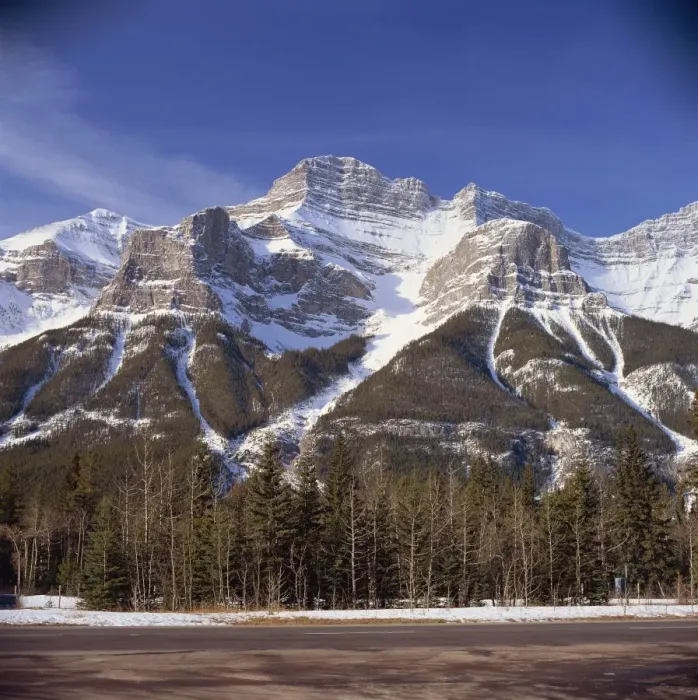 Framed Print : Snow capped mountains, Rockies, near Banff National Park, Alberta, Canada, North America Framed Print : Snow capped mountains, Rockies, near Banff National Park, Alberta, Canada, North America