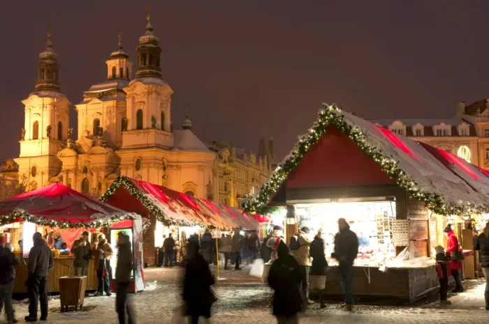 Framed Print : Snow-covered Christmas Market and Baroque St. Nicholas Church, Old Town Square, Prague, Czech Republic, Europe Framed Print : Snow-covered Christmas Market and Baroque St. Nicholas Church, Old Town Square, Prague, Czech Republic, Europe