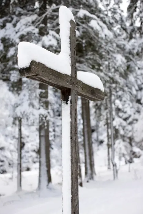 Framed Print : Snow covered cross, Les Contamines, Haute-Savoie, France, Europe Framed Print : Snow covered cross, Les Contamines, Haute-Savoie, France, Europe