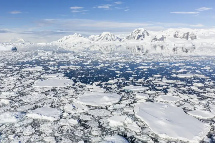 Framed Print : Snow-covered mountains line the ice floes in Penola Strait, Antarctica, Polar Regions Framed Print : Snow-covered mountains line the ice floes in Penola Strait, Antarctica, Polar Regions