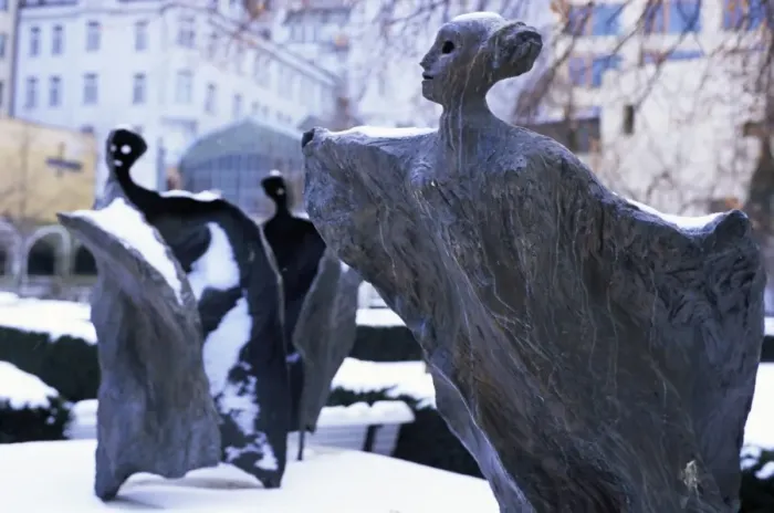 Framed Print : Snow covered statues in Frantiskanska Garden, Nove Mesto, Prague, Czech Republic, Europe Framed Print : Snow covered statues in Frantiskanska Garden, Nove Mesto, Prague, Czech Republic, Europe