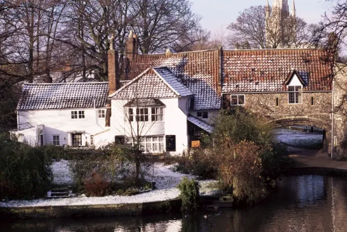 Framed Print : Snow on house roof, Pull Ferry, Norwich, Norfolk, England, United Kingdom, Europe Framed Print : Snow on house roof, Pull Ferry, Norwich, Norfolk, England, United Kingdom, Europe