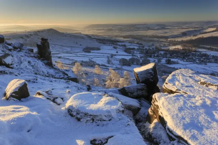 Framed Print : Snow on millstone lit by sunrise, Curbar and Baslow Edge with misty hills and wintry trees, Peak District, Derbyshire, England, United Kingdom, Europe Framed Print : Snow on millstone lit by sunrise, Curbar and Baslow Edge with misty hills and wintry trees, Peak District, Derbyshire, England, United Kingdom, Europe